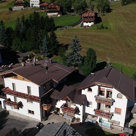 Pensione Valbona Корвара ин Бадия Екстериор снимка